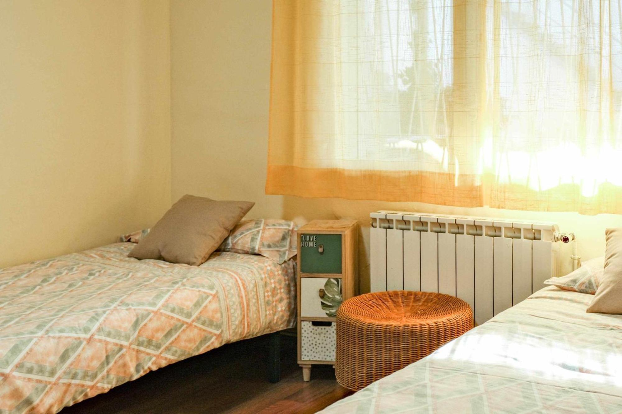Can Camps Besalu Casa Planta Baja Con Jardin Zewnętrze zdjęcie
